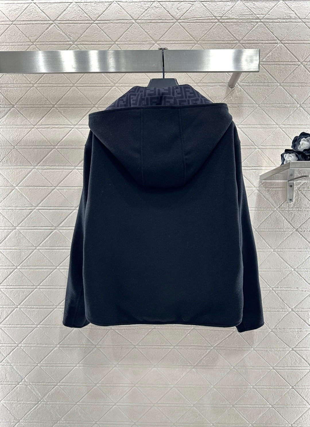 ♥Fend*♥2025新品上架 连帽两面穿毛呢外套定制YB进口羊毛呢材质，质感亲肤，舒适保暖，可拆卸连帽