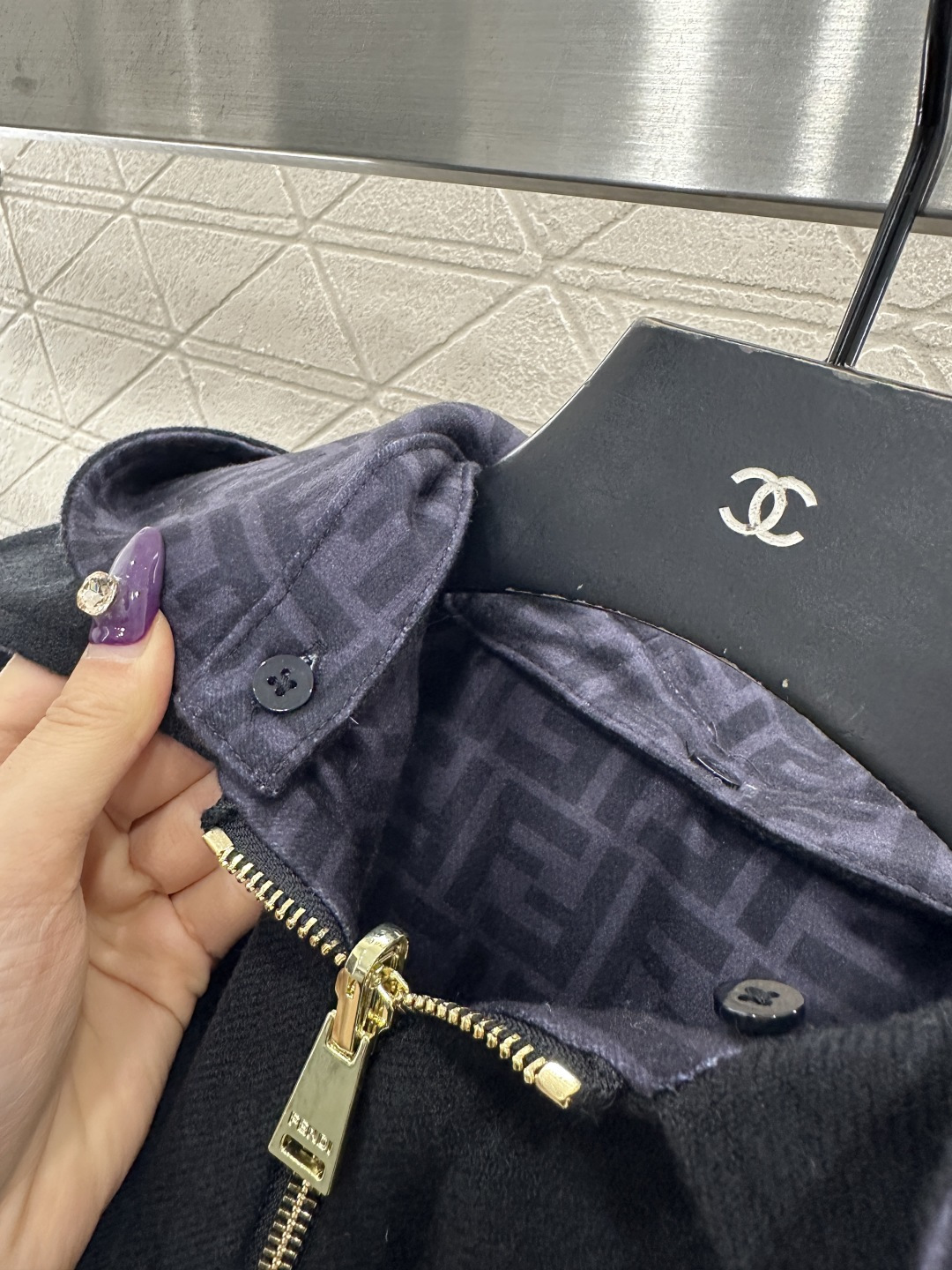 ♥Fend*♥2025新品上架 连帽两面穿毛呢外套定制YB进口羊毛呢材质，质感亲肤，舒适保暖，可拆卸连帽