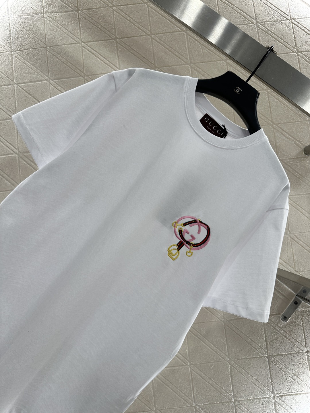 ♥Gucc*♥2025新品上架 贺岁圆领徽标刺绣𝑇𝑒𝑒新年贺岁系列#定制YB原生全棉材质，质感细腻，舒适