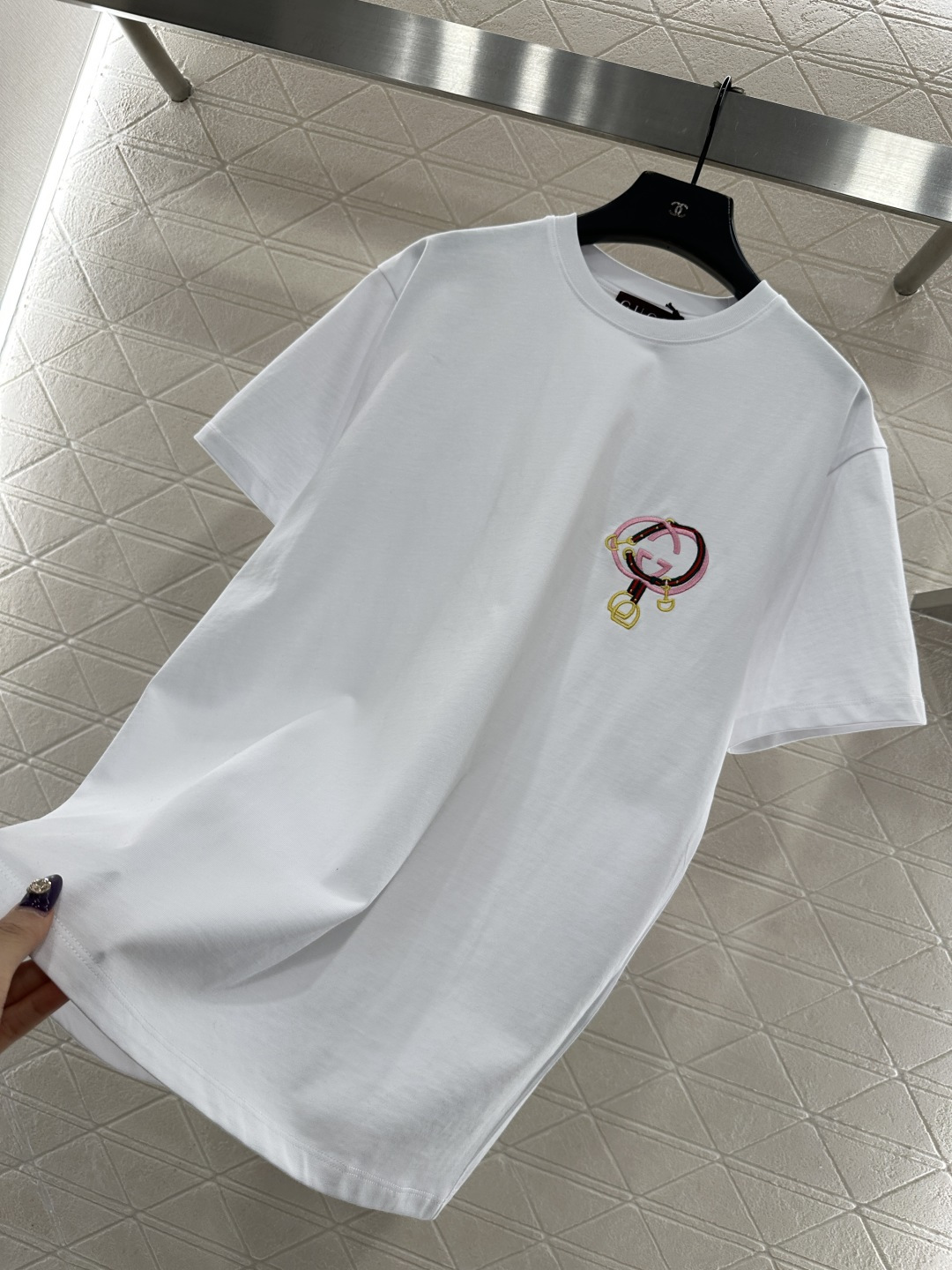 ♥Gucc*♥2025新品上架 贺岁圆领徽标刺绣𝑇𝑒𝑒新年贺岁系列#定制YB原生全棉材质，质感细腻，舒适