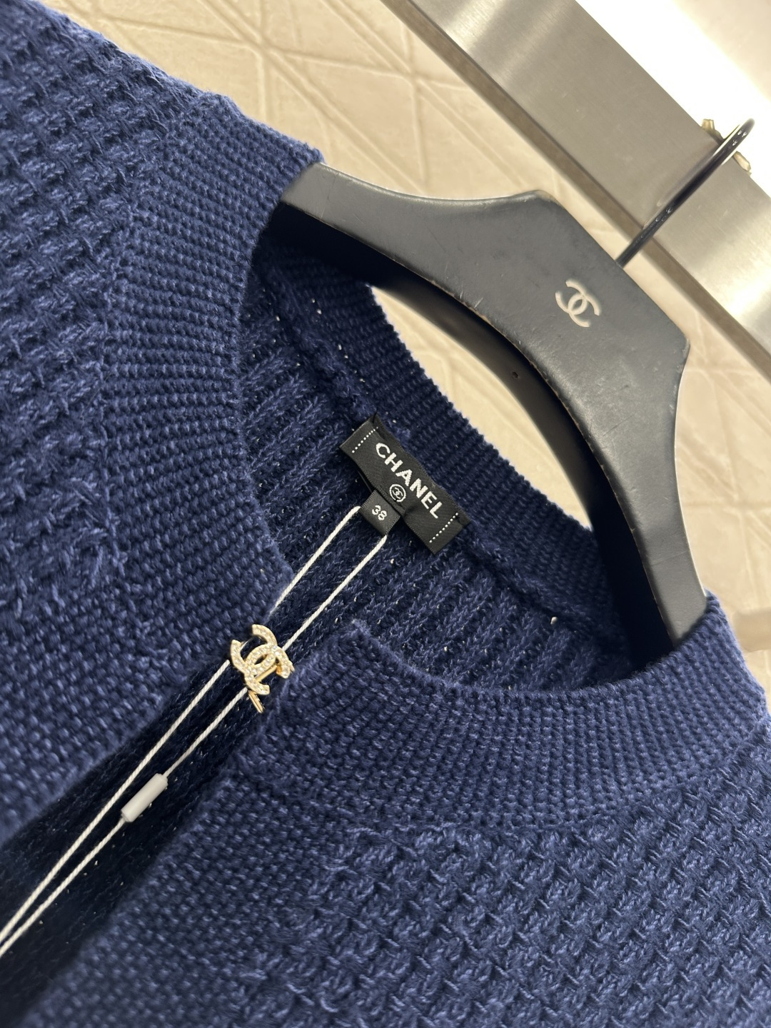 ♥Chane*♥2025新品上架 圆领针织开衫定制YB棉毛纱线织造，细腻舒适，品相高级，圆领针织开衫版型
