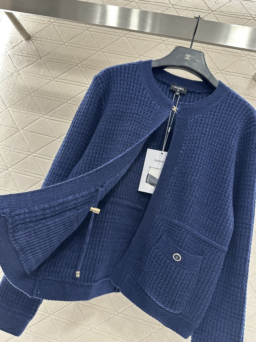 ♥Chane*♥2025新品上架 圆领针织开衫定制YB棉毛纱线织造，细腻舒适，品相高级，圆领针织开衫版型