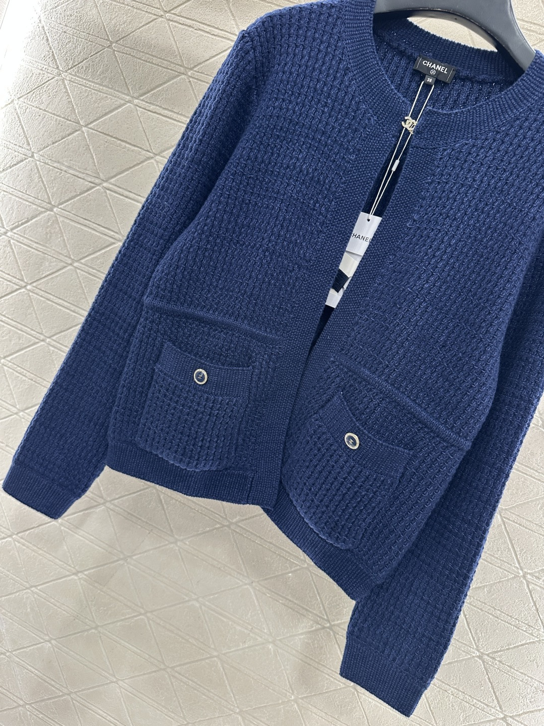 ♥Chane*♥2025新品上架 圆领针织开衫定制YB棉毛纱线织造，细腻舒适，品相高级，圆领针织开衫版型