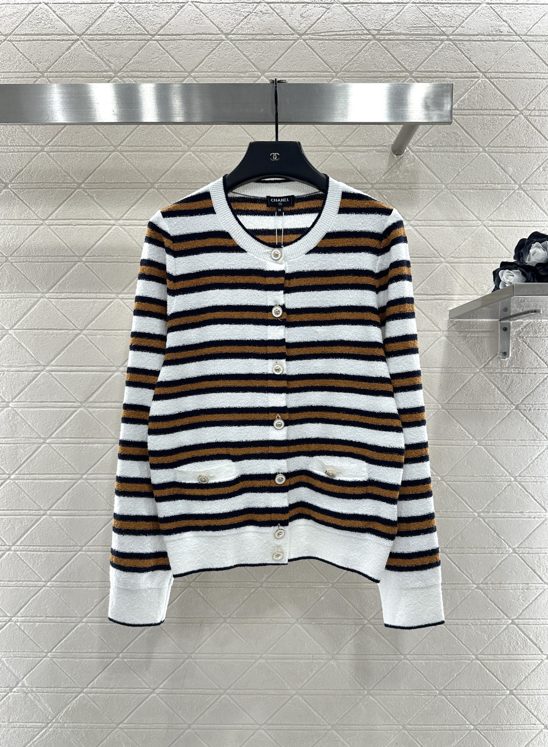 ♥Chane*♥2025新品上架 圆领针织条纹开衫定制YB棉毛纱线织造，柔软细腻，质感舒适，圆领开衫剪裁