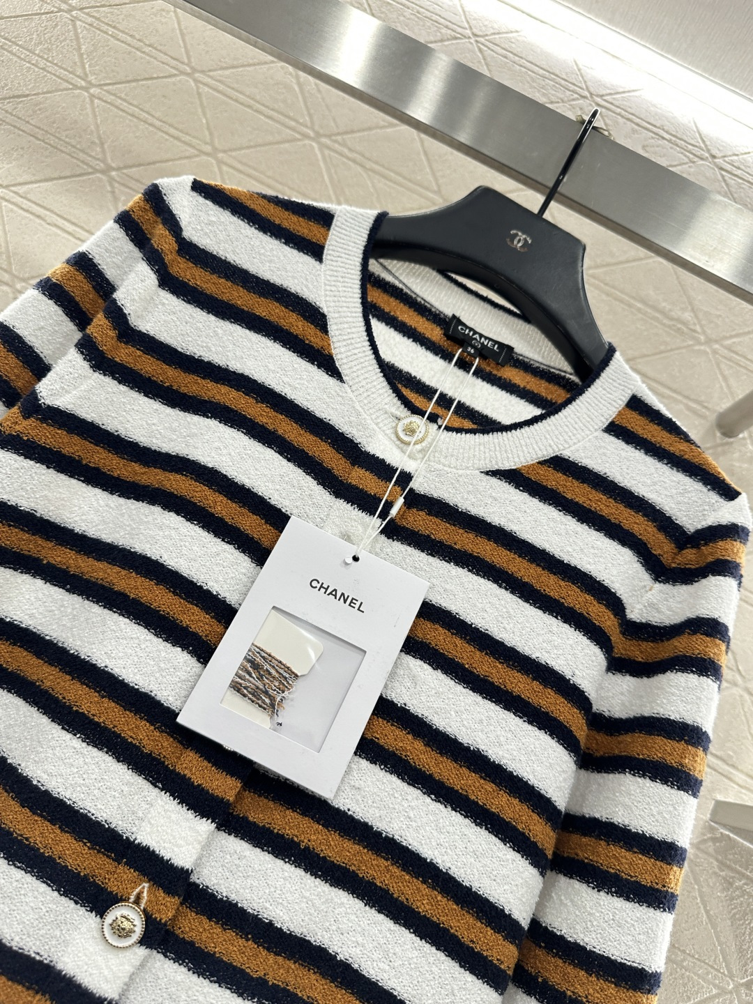 ♥Chane*♥2025新品上架 圆领针织条纹开衫定制YB棉毛纱线织造，柔软细腻，质感舒适，圆领开衫剪裁