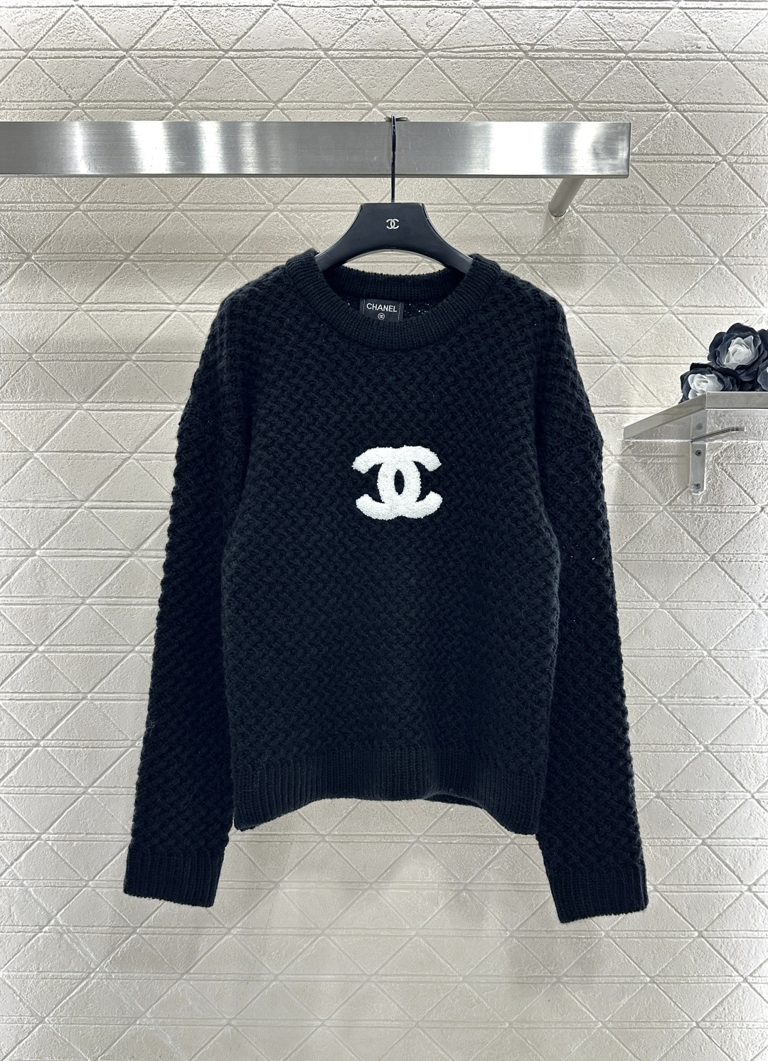 ♥Chane*♥2025新品上架 刺绣字母徽标针织毛衣定制YB羊毛纱线织造，穿搭舒适，质感十足，圆领落肩