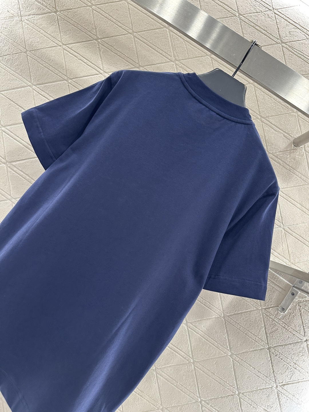 ♥BBR*♥2025新品上架 圆领战马徽标𝑇𝑒𝑒定制YB原生全棉材质，质感细腻，舒适透气，宽松短袖裁剪，