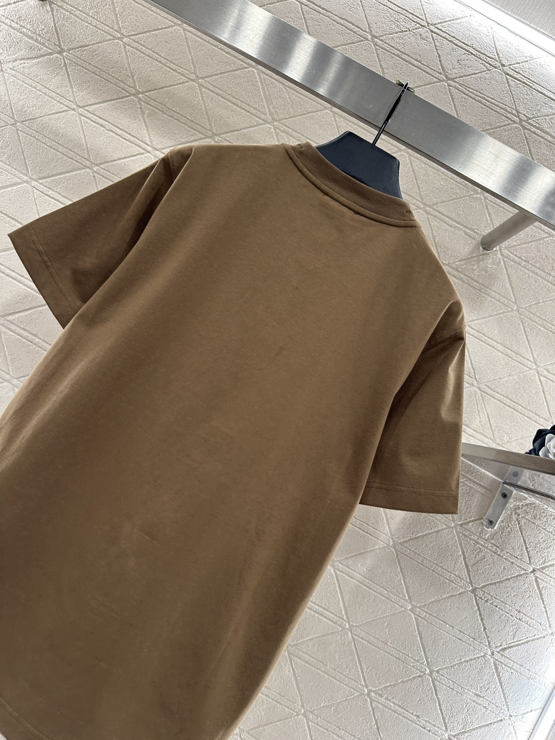 ♥BBR*♥2025新品上架 圆领战马徽标𝑇𝑒𝑒定制YB原生全棉材质，质感细腻，舒适透气，宽松短袖裁剪，