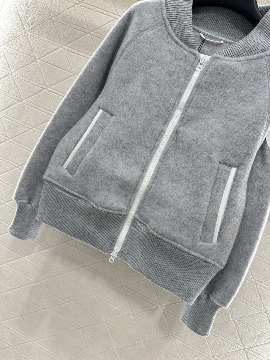 ♥Canada Goos*♥2025新品上架 毛呢棒球外套定制YB进口羊毛呢材质，质感柔软，保暖亲肤，立