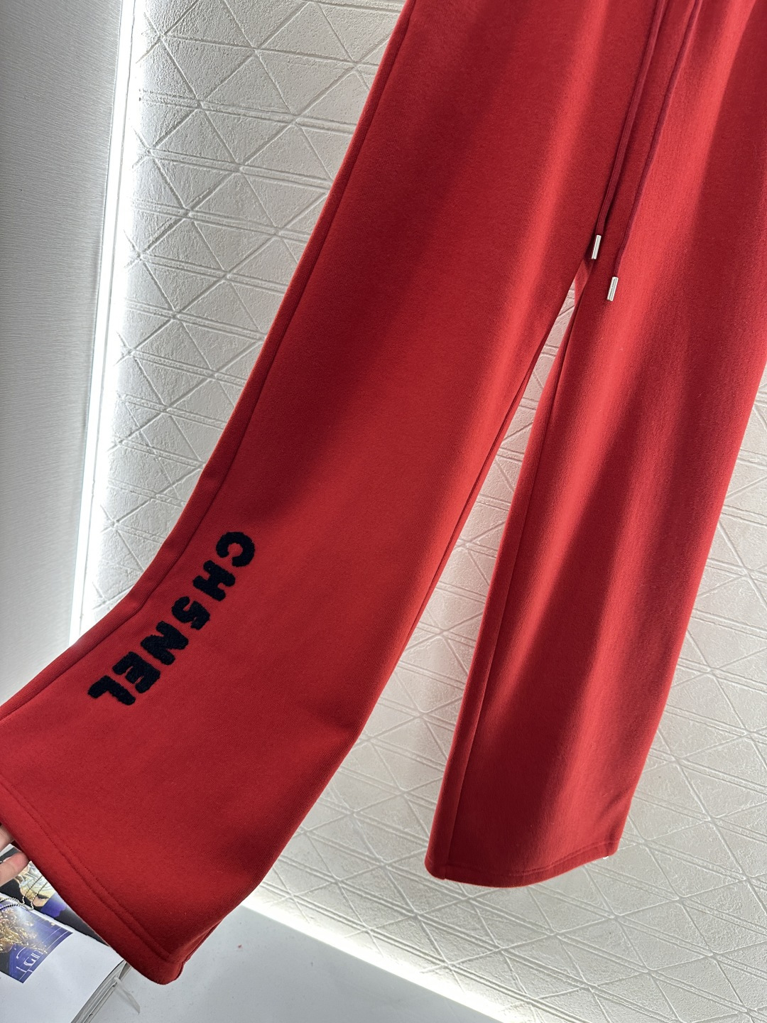 ♥Chane*♥2025新品上架 翻领半开襟卫衣长裤套装定制YB进口锦纶混纺材质，柔软亲肤，穿搭时髦，毛