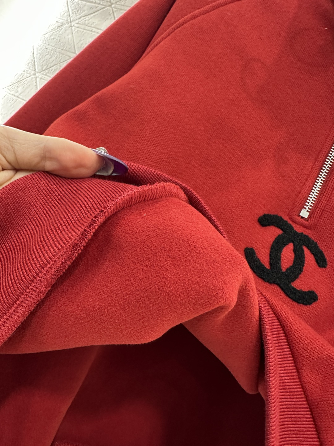 ♥Chane*♥2025新品上架 翻领半开襟卫衣长裤套装定制YB进口锦纶混纺材质，柔软亲肤，穿搭时髦，毛