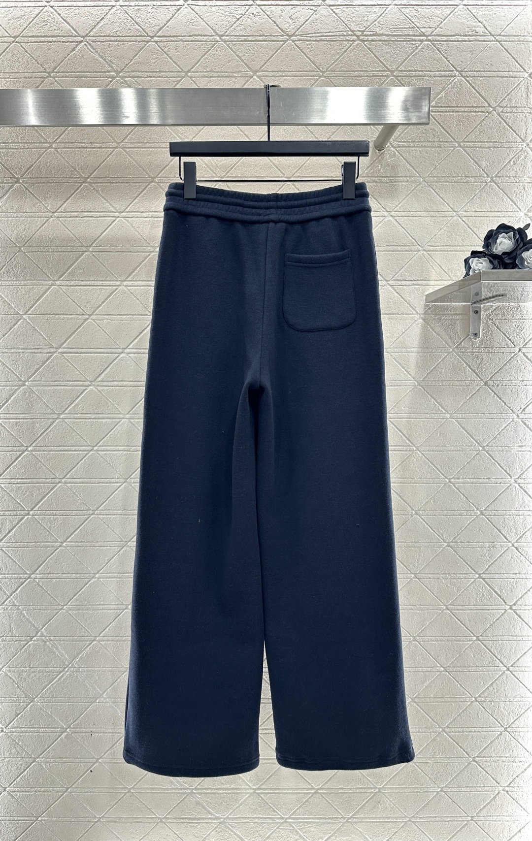 ♥Chane*♥2025新品上架 翻领半开襟卫衣长裤套装定制YB进口锦纶混纺材质，柔软亲肤，穿搭时髦，毛