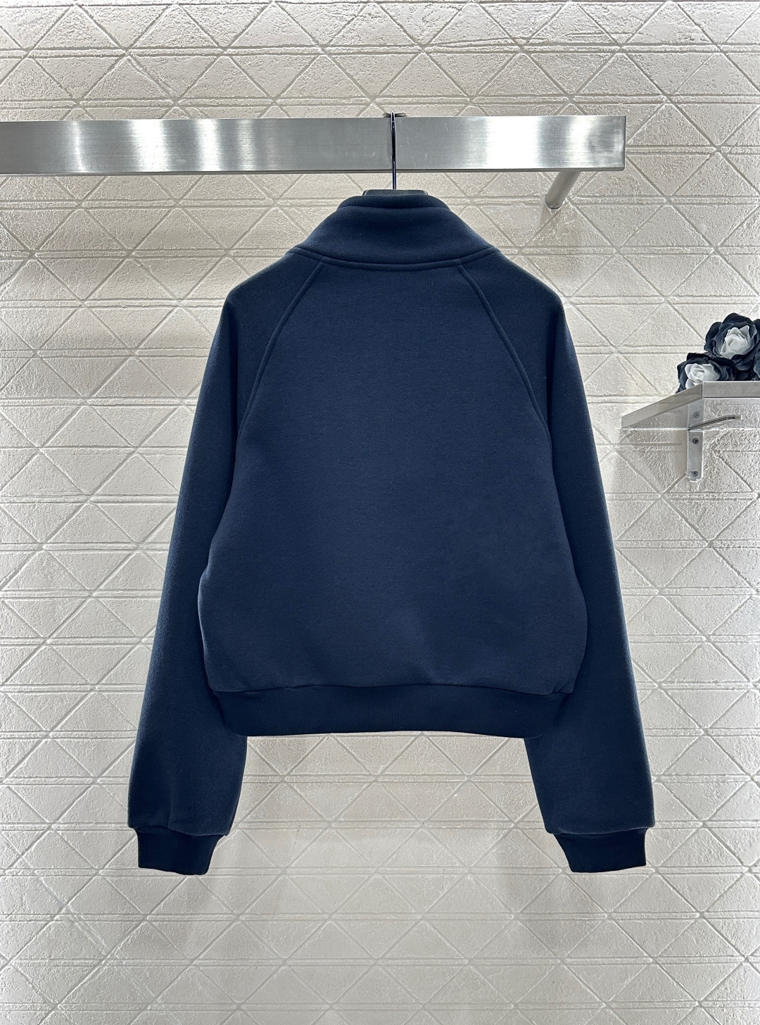 ♥Chane*♥2025新品上架 翻领半开襟卫衣长裤套装定制YB进口锦纶混纺材质，柔软亲肤，穿搭时髦，毛