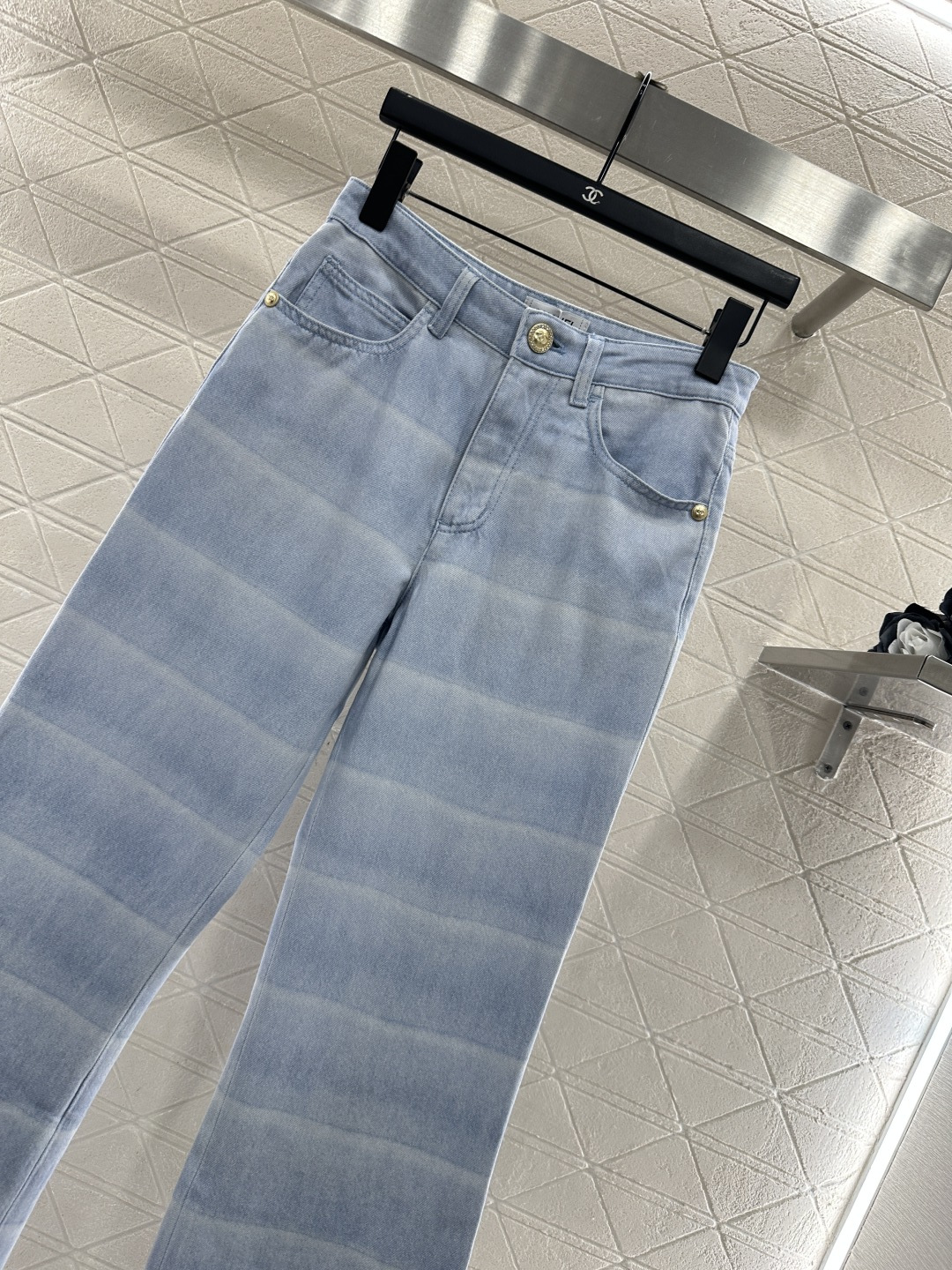 ♥Chane*♥2025新品上架 激光对条微喇牛仔长裤定制YB斜纹棉牛仔材质，质感高级，穿搭有型，微喇长
