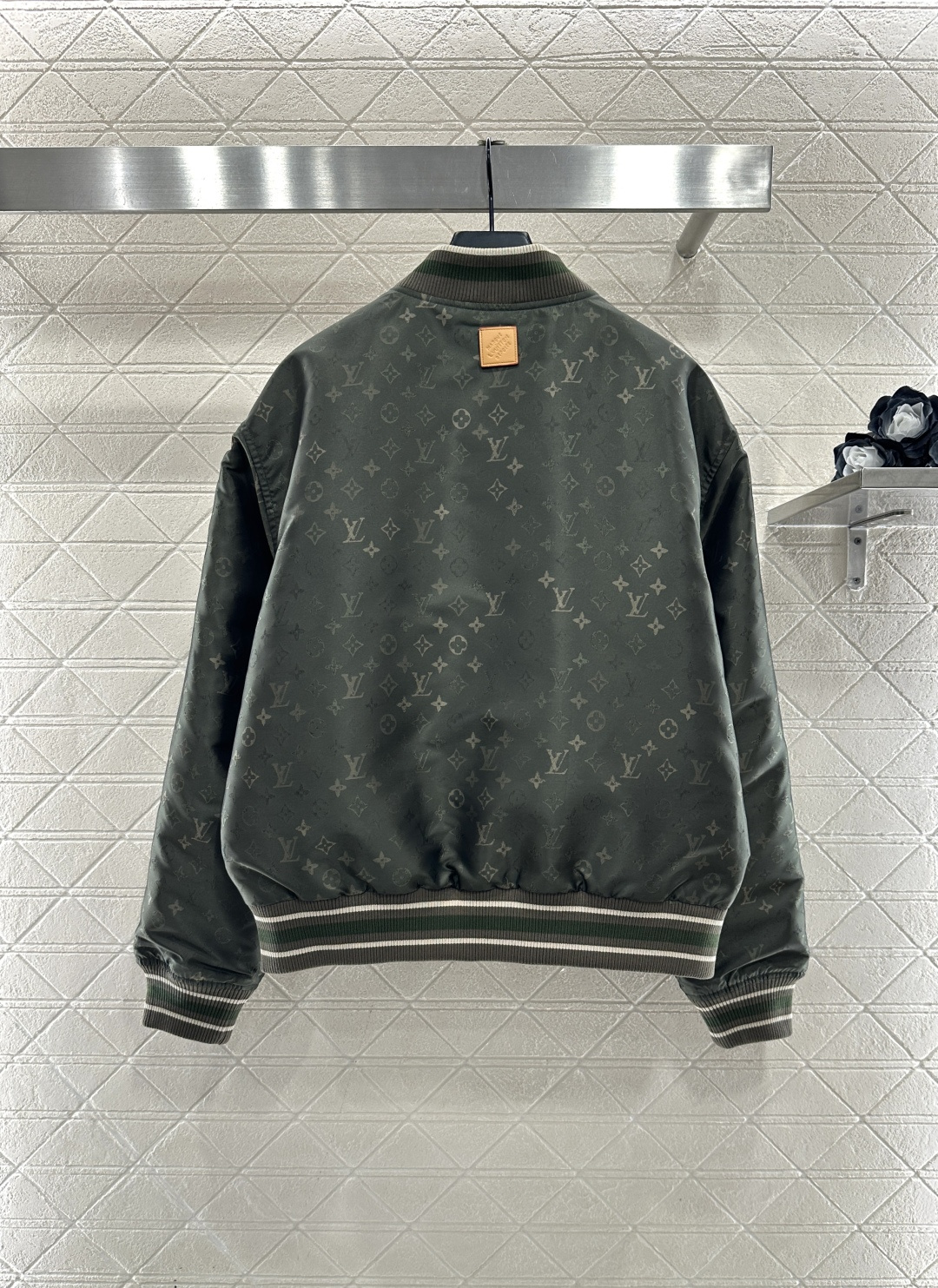 ♥Louis vuitto*♥2025新品上架 渐变提花夹克棉服外套定制YB进口提花材质，质感光泽，垂感