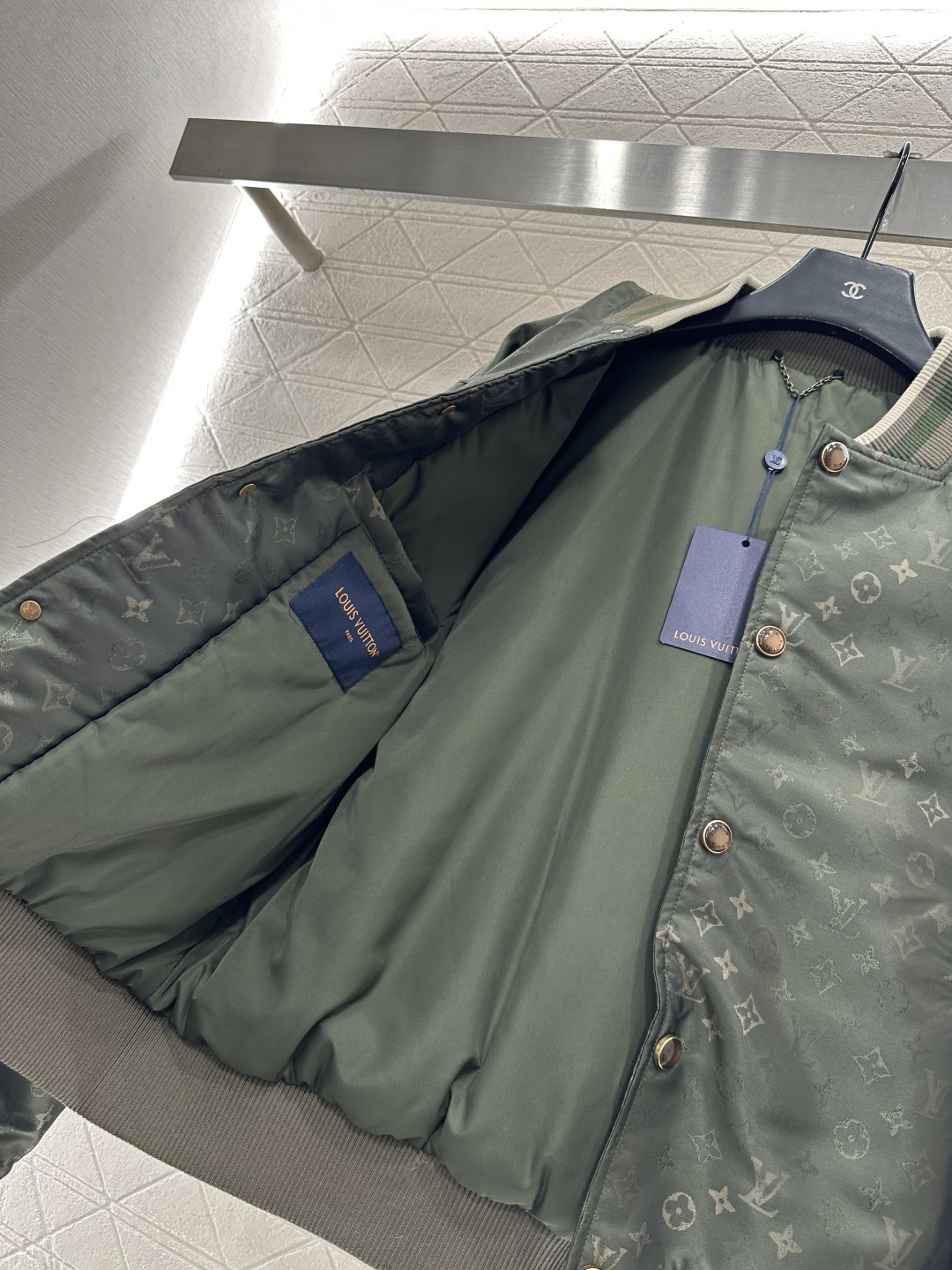 ♥Louis vuitto*♥2025新品上架 渐变提花夹克棉服外套定制YB进口提花材质，质感光泽，垂感