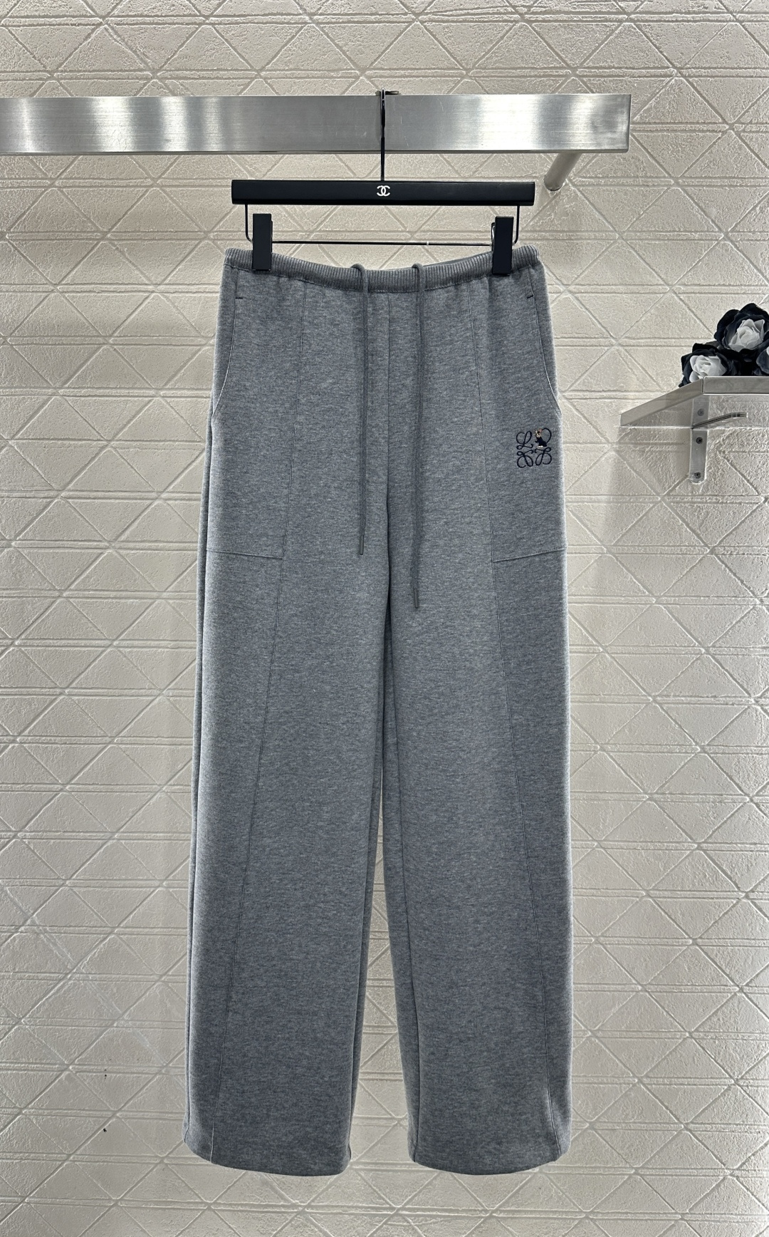 ♥Loew*♥2025新品上架 抽绳阔腿直筒长裤定制YB进口棉纶材质，面料柔挺舒适，垂顺有型，高腰抽绳阔