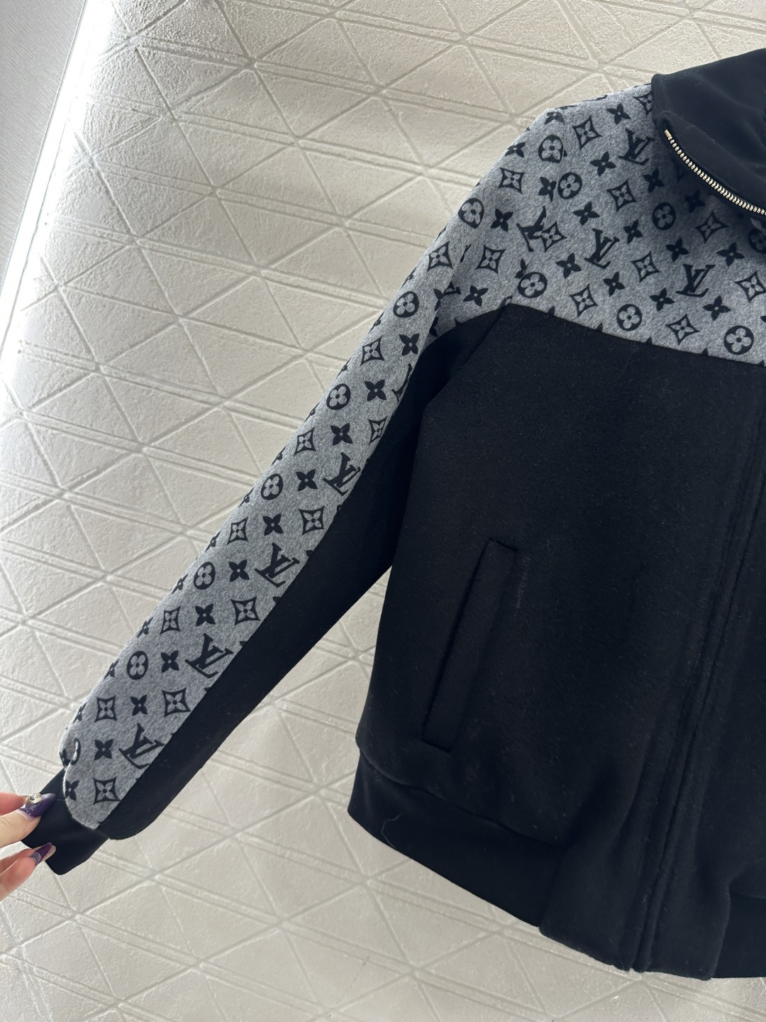 ♥Louis vuitto*♥2025新品上架 撞色毛呢夹克外套定制YB进口羊毛呢材质，质感亲肤细腻，厚