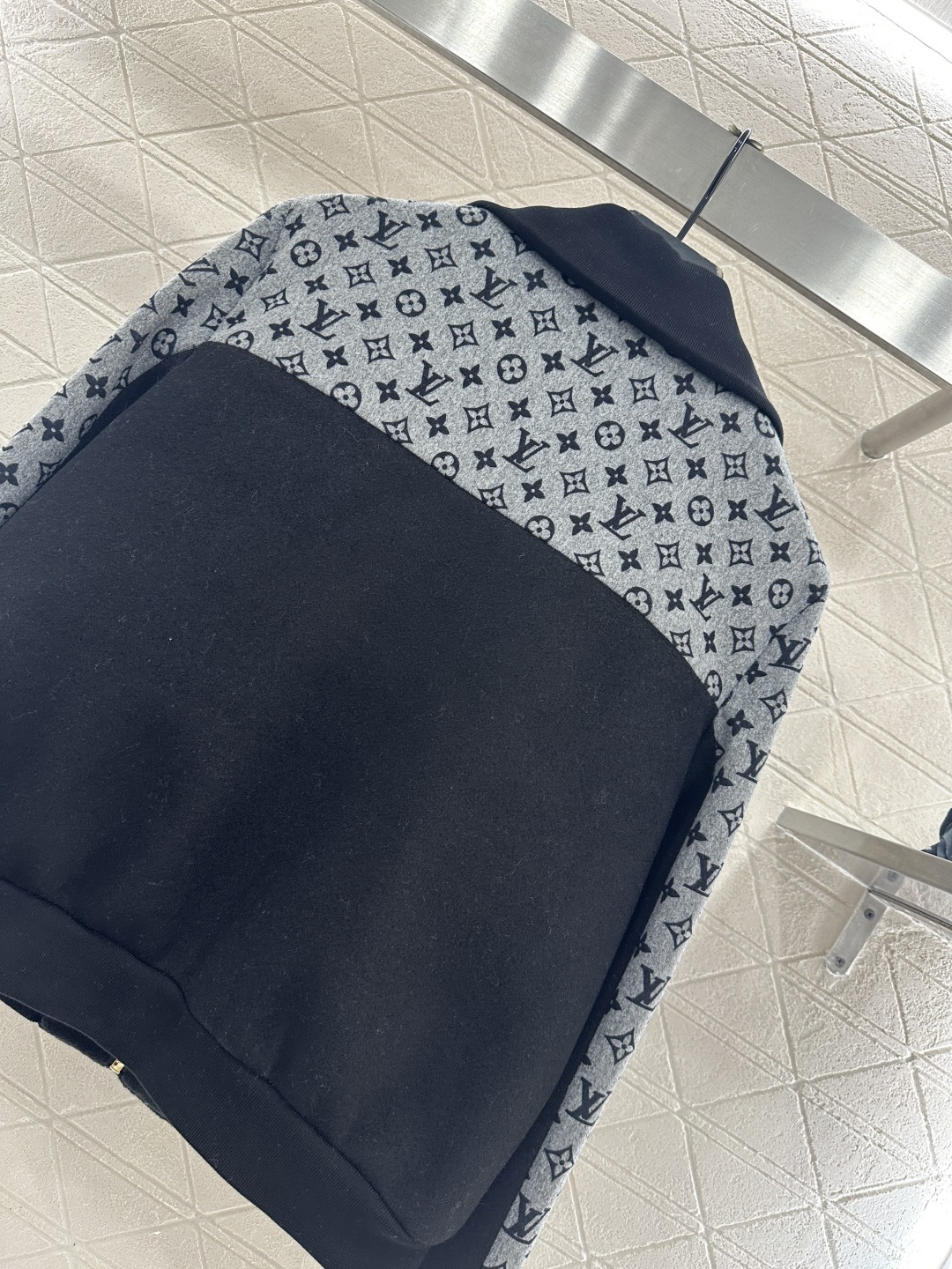 ♥Louis vuitto*♥2025新品上架 撞色毛呢夹克外套定制YB进口羊毛呢材质，质感亲肤细腻，厚