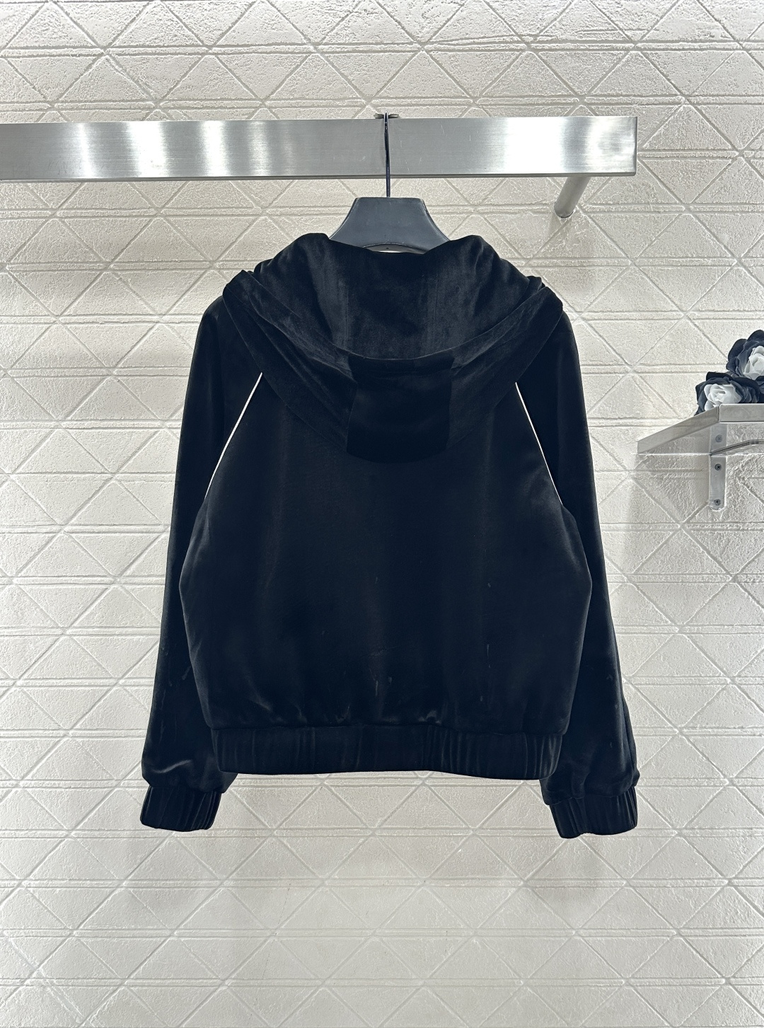 ♥Miumi*♥2025新品上架 连帽外套长裤套装定制YB进口丝绒材质，质感光泽，细腻舒适，连帽拉链外套