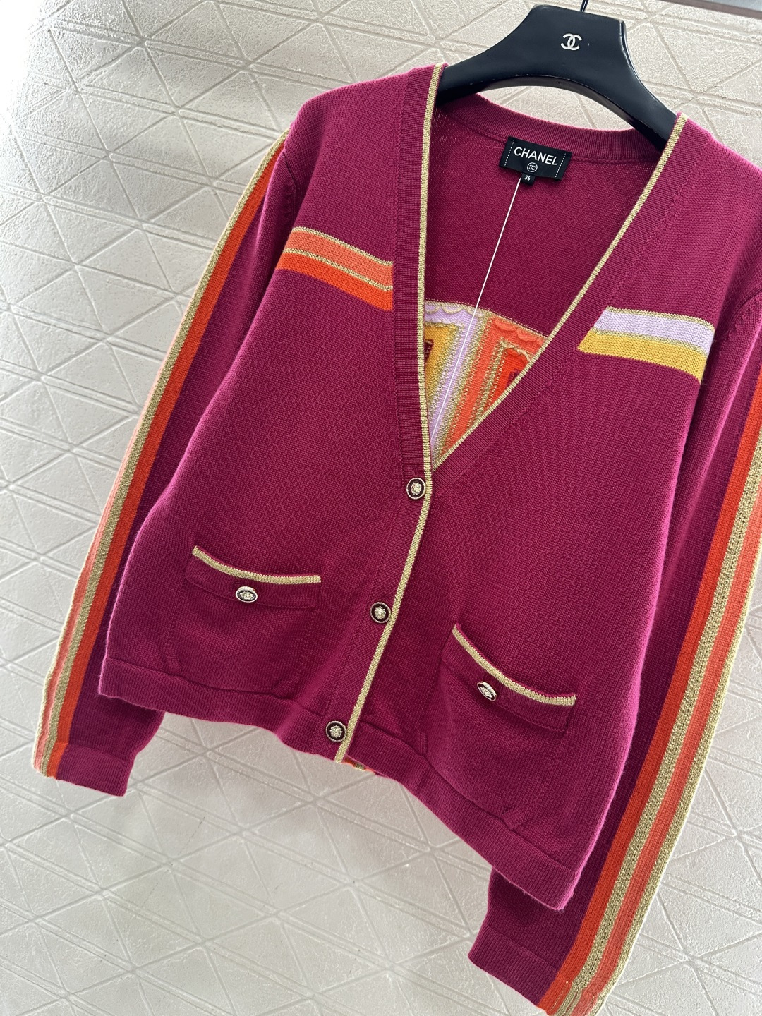 ♥Chane*♥2025新品上架 撞色针织开衫定制YB羊绒针织材质，密度细针织造，清晰毛感肌理，舒适亲肤