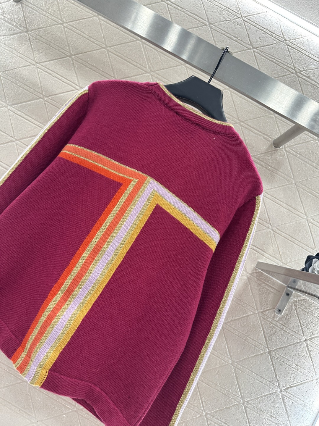 ♥Chane*♥2025新品上架 撞色针织开衫定制YB羊绒针织材质，密度细针织造，清晰毛感肌理，舒适亲肤