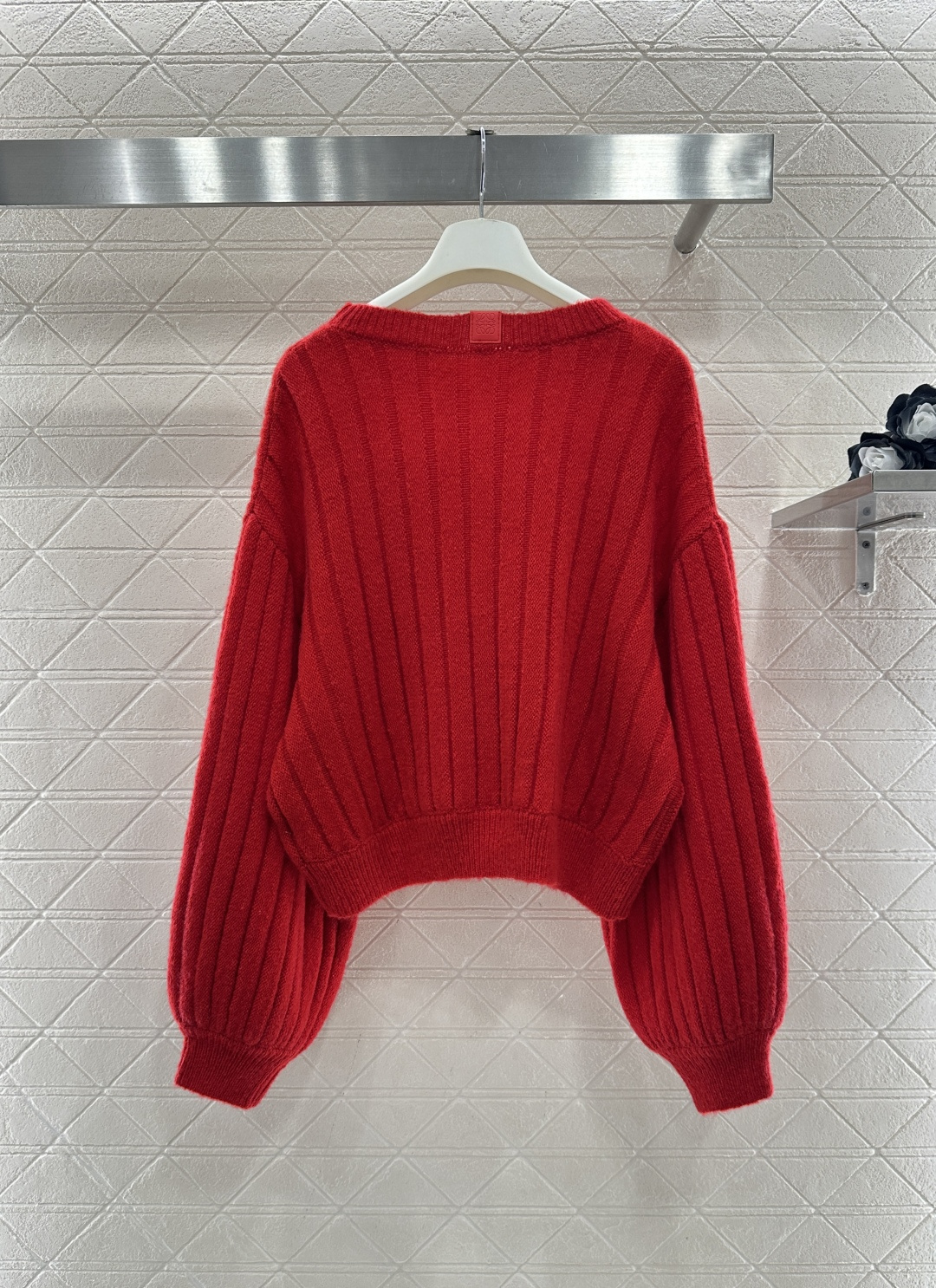 ♥Loew*♥2025新品上架 净版灯笼袖针织毛衣定制YB棉毛纱线织造，穿搭舒适，质感十足，圆领落肩针织