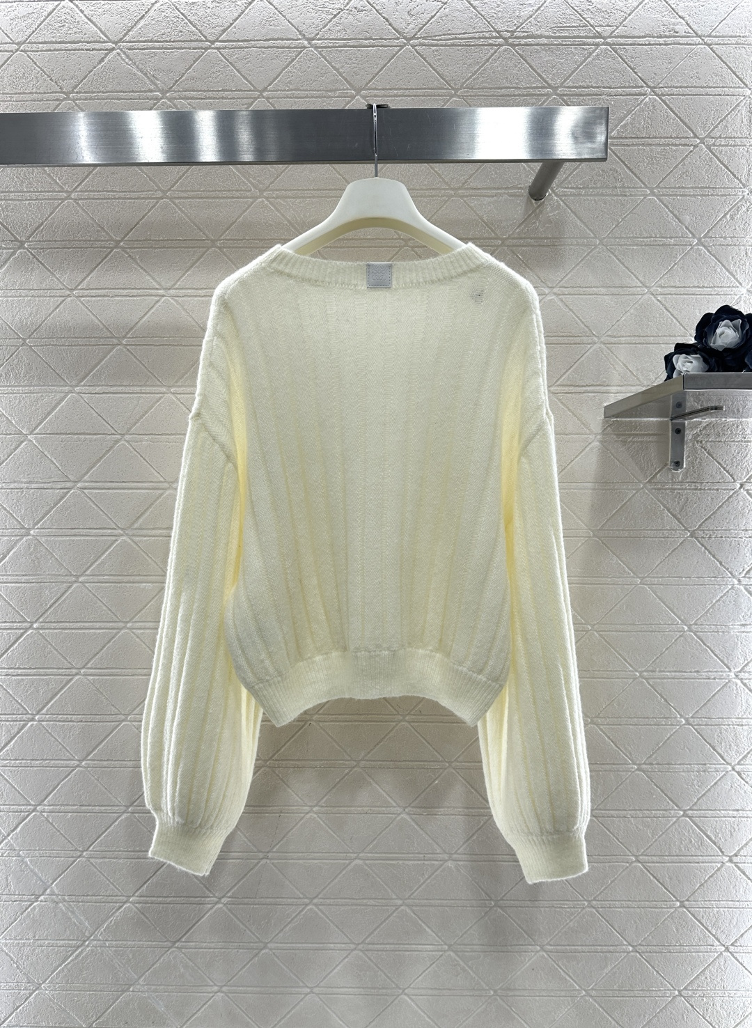 ♥Loew*♥2025新品上架 净版灯笼袖针织毛衣定制YB棉毛纱线织造，穿搭舒适，质感十足，圆领落肩针织