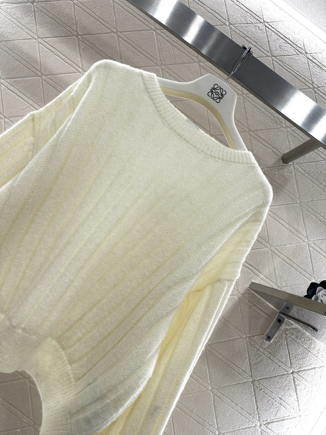 ♥Loew*♥2025新品上架 净版灯笼袖针织毛衣定制YB棉毛纱线织造，穿搭舒适，质感十足，圆领落肩针织