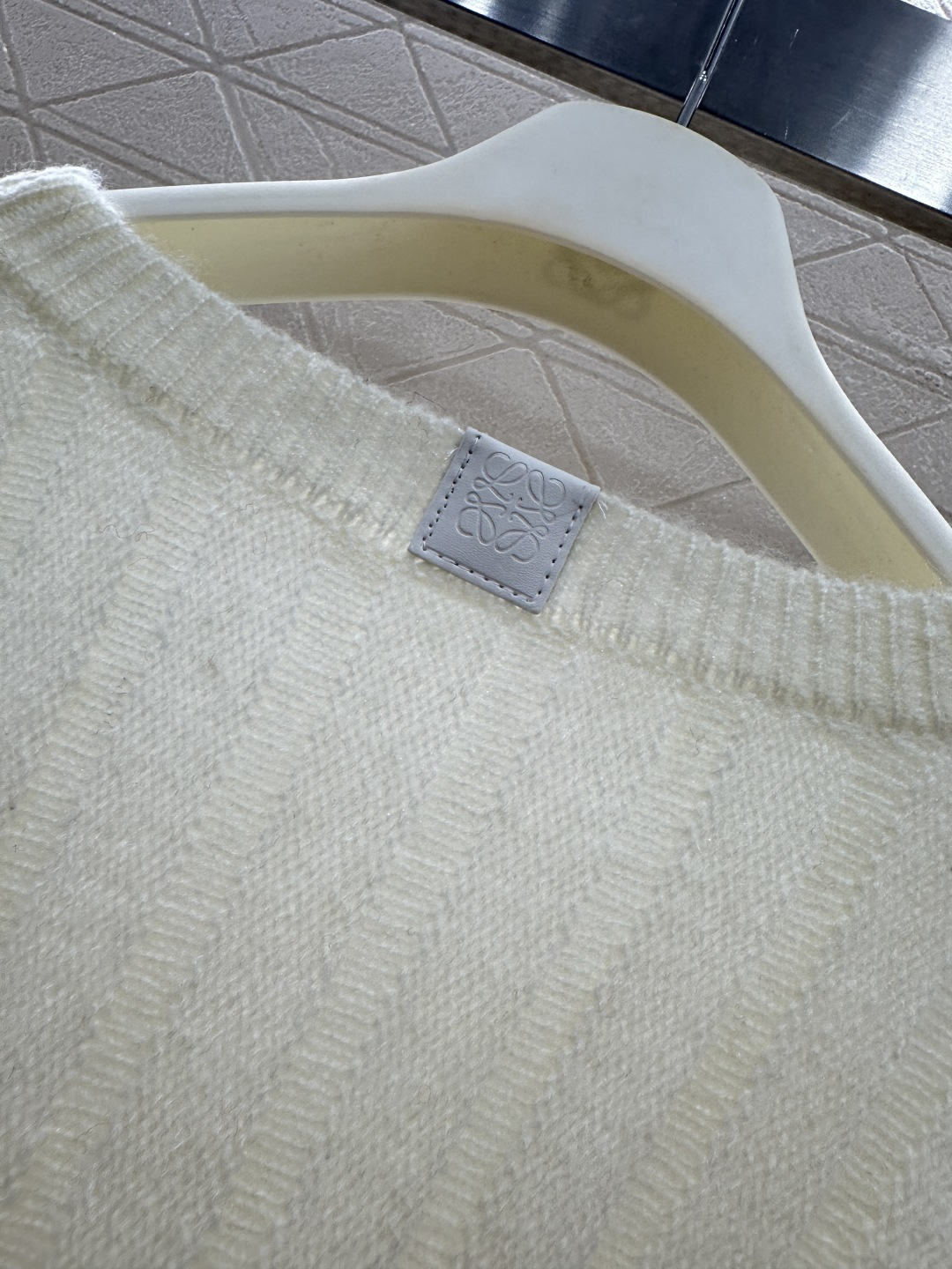 ♥Loew*♥2025新品上架 净版灯笼袖针织毛衣定制YB棉毛纱线织造，穿搭舒适，质感十足，圆领落肩针织