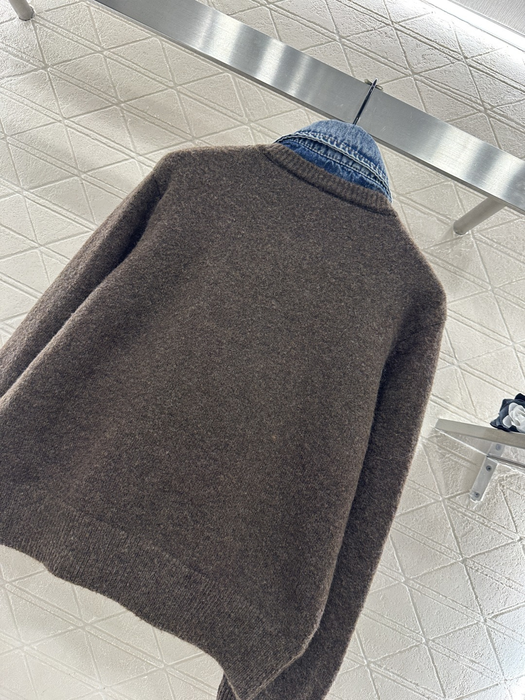 ♥Miumi*♥2025新品上架 牛仔拼接翻领针织外套定制YB羊毛纱线➕斜纹牛仔棉材质，质感高级，穿搭时