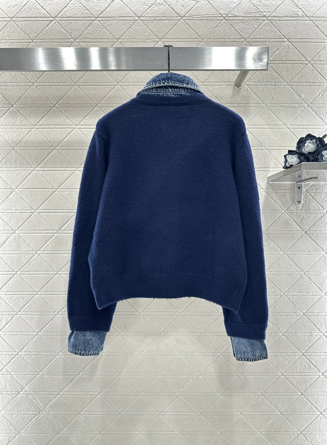 ♥Miumi*♥2025新品上架 牛仔拼接翻领针织外套定制YB羊毛纱线➕斜纹牛仔棉材质，质感高级，穿搭时