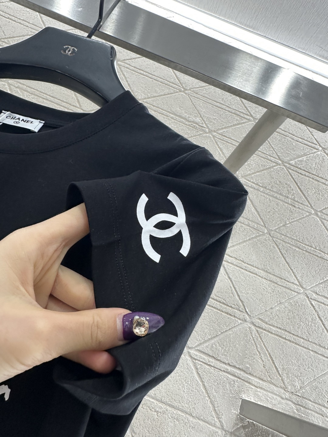 ♥Chane*♥2025新品上架 圆领涂鸦印花𝑇𝑒𝑒定制YB丝光全棉材质，质感细腻，舒适透气，常规短袖裁