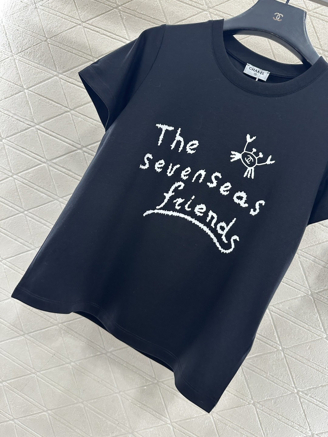 ♥Chane*♥2025新品上架 圆领涂鸦印花𝑇𝑒𝑒定制YB丝光全棉材质，质感细腻，舒适透气，常规短袖裁