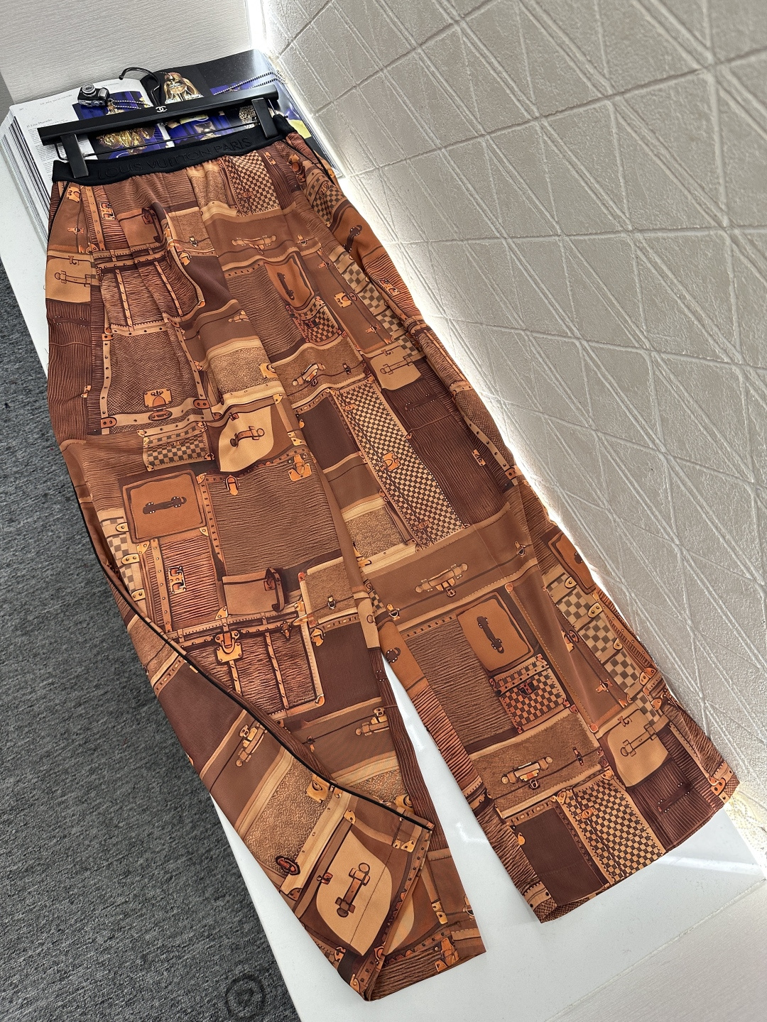 ♥Louis vuitto*♥2025新品上架 印花翻领衬衫长裤套装定制YB进口斜纹棉材质，质感细腻，垂