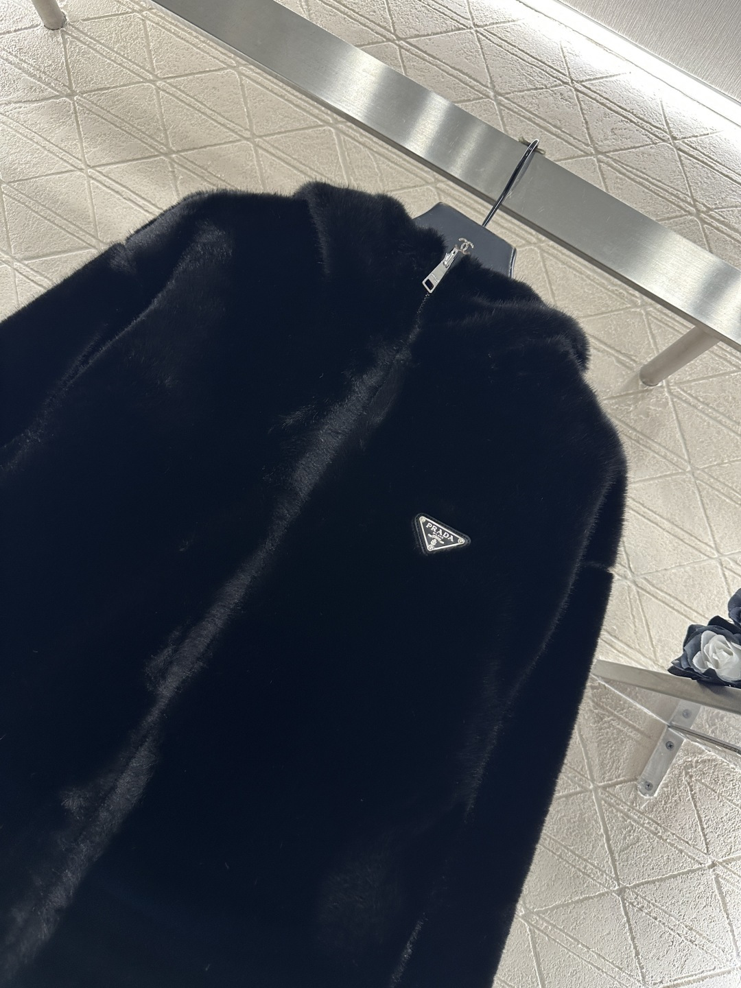 ♥Prad*♥2025新品上架 两面穿环保皮毛羽绒棉服定制YB进口环保皮毛➕防风防水尼龙材质，羽绒棉填充