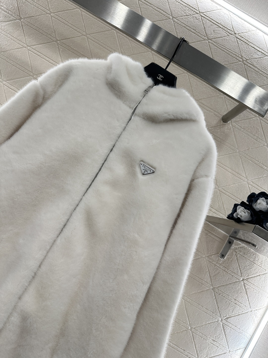 ♥Prad*♥2025新品上架 两面穿环保皮毛羽绒棉服定制YB进口环保皮毛➕防风防水尼龙材质，羽绒棉填充