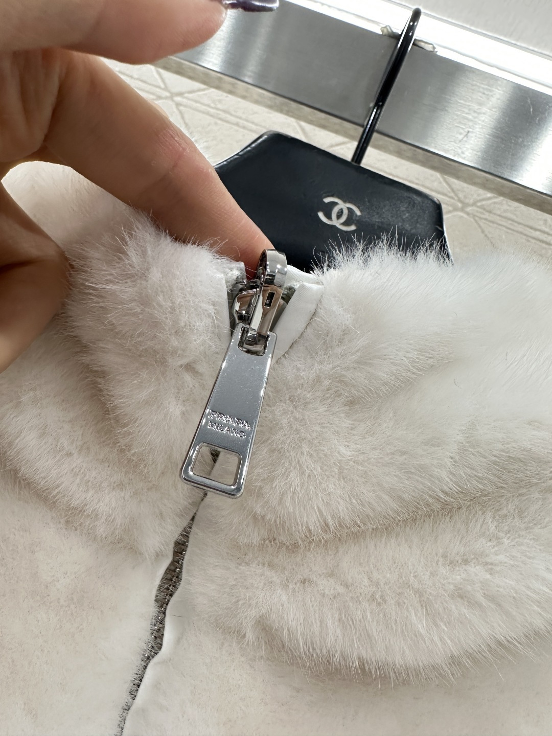 ♥Prad*♥2025新品上架 两面穿环保皮毛羽绒棉服定制YB进口环保皮毛➕防风防水尼龙材质，羽绒棉填充