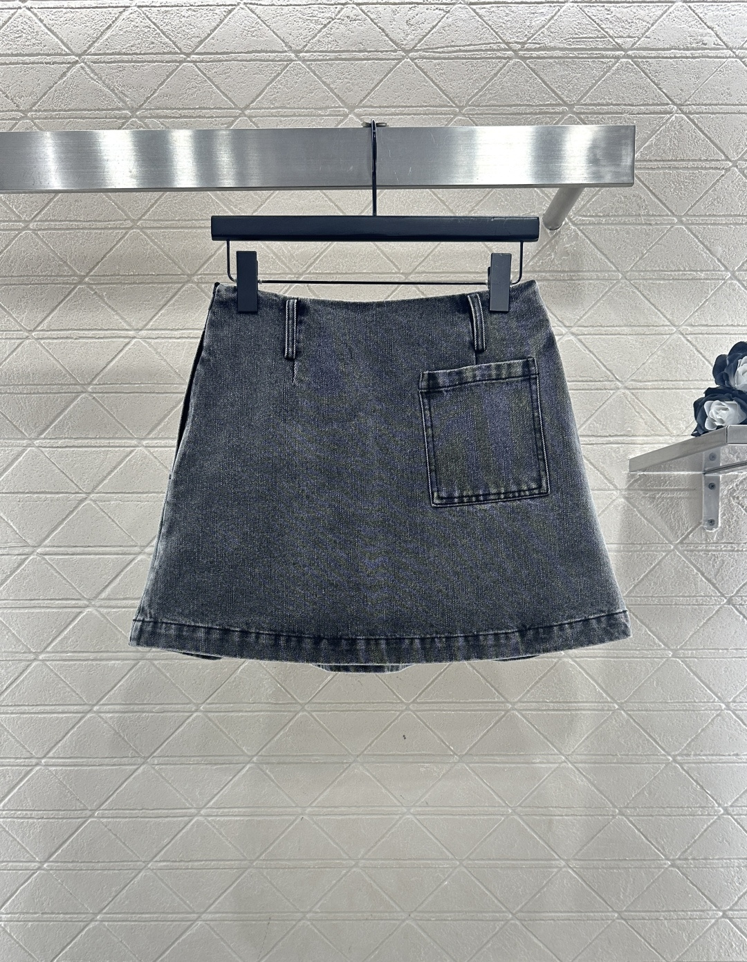 ♥Loew*♥2025新品上架 百褶A摆口袋皮牌短裙定制YB斜纹棉牛仔材质，穿搭舒适透气，挺括有型，酵素