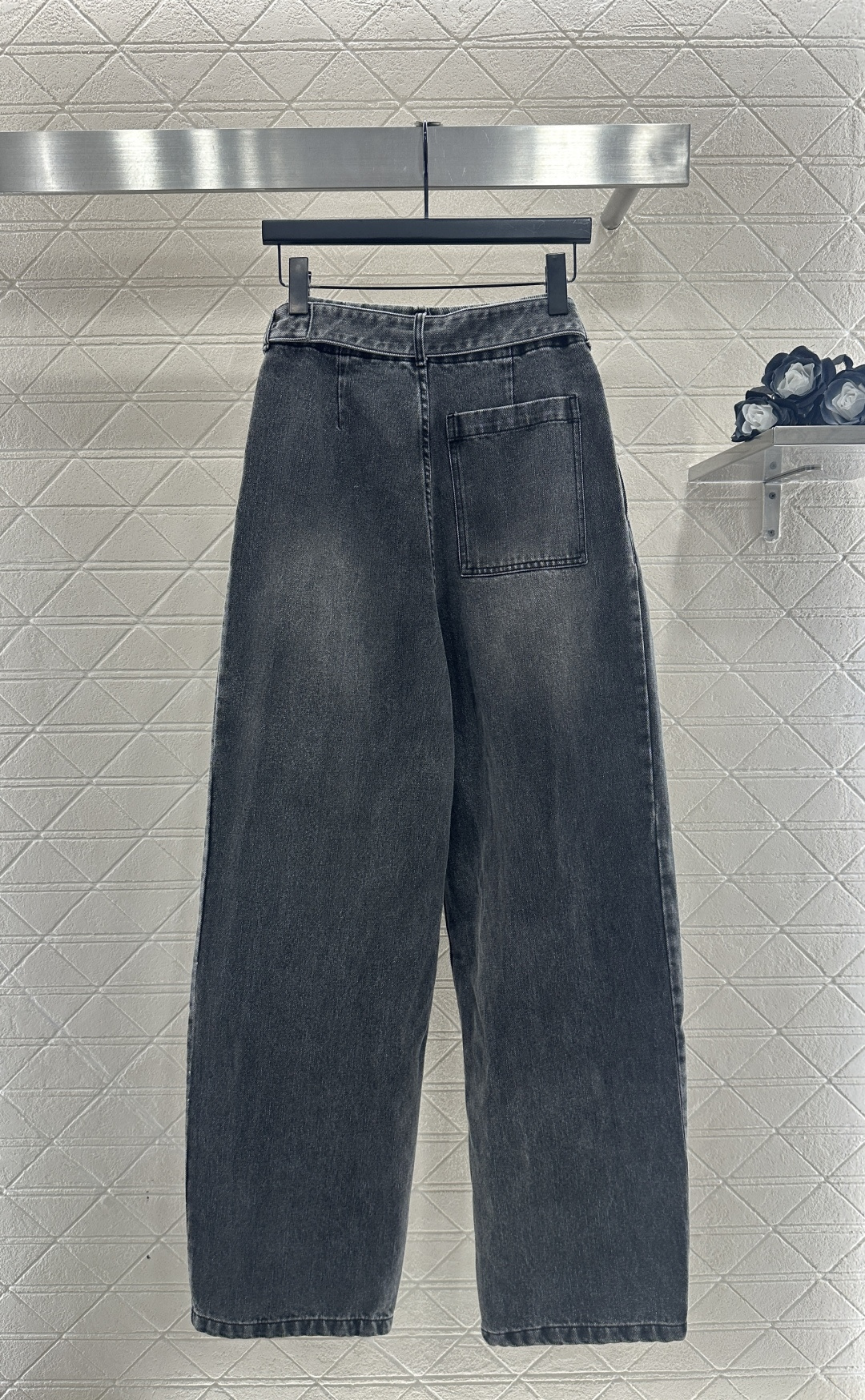 ♥Loew*♥2025新品上架 腰带萝卜阔腿长裤定制YB斜纹牛仔棉材质，穿搭舒适透气，挺括有型，腰间穿孔