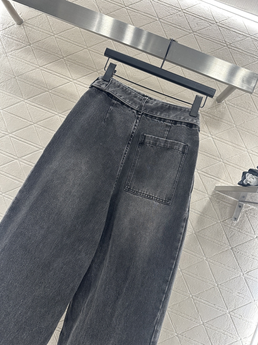 ♥Loew*♥2025新品上架 腰带萝卜阔腿长裤定制YB斜纹牛仔棉材质，穿搭舒适透气，挺括有型，腰间穿孔