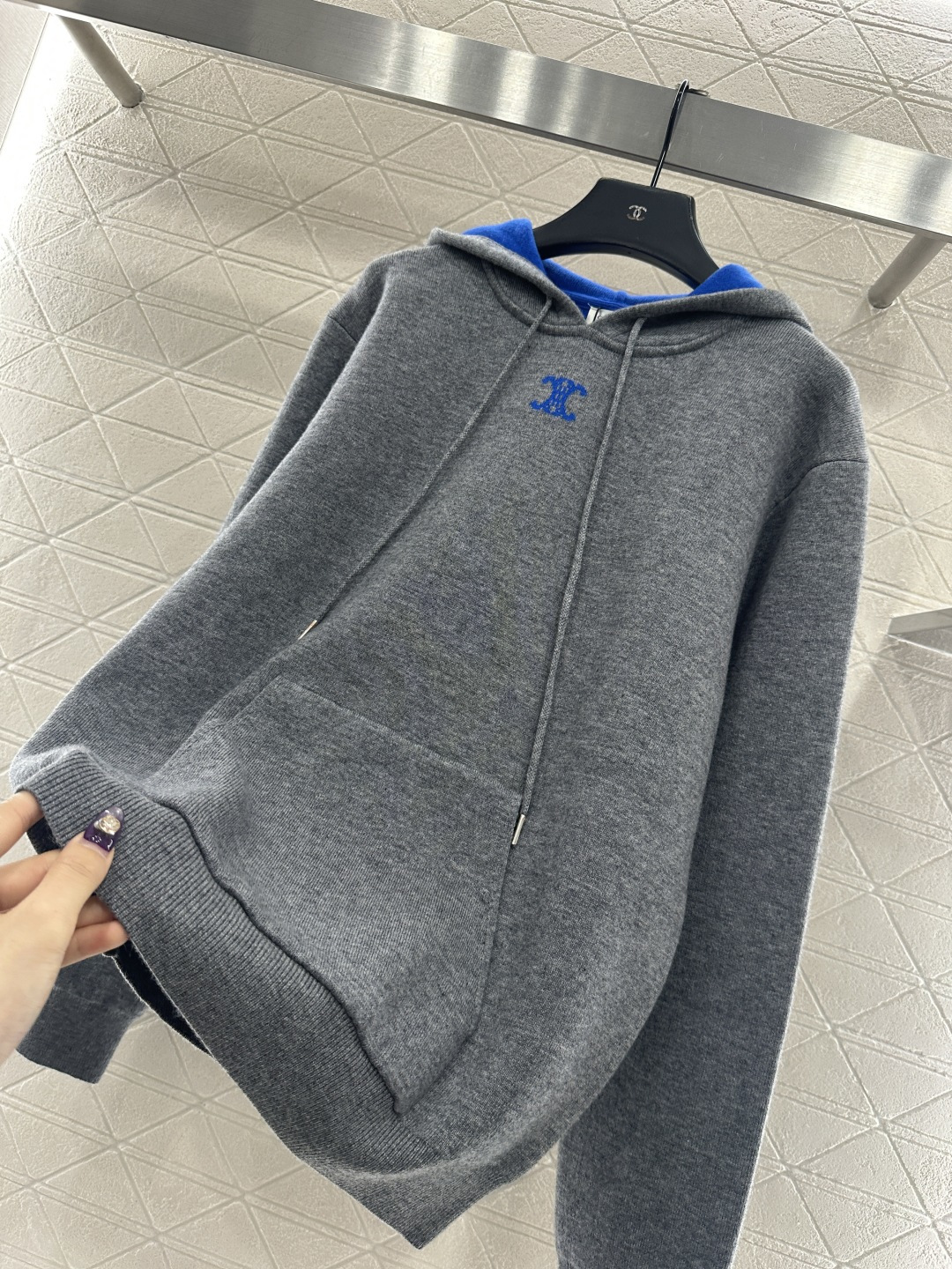 ♥Celin*♥2025新品上架 连帽抽绳针织套头毛衣定制YB羊绒羊毛纱线织造，质感细腻，穿搭舒适，连帽