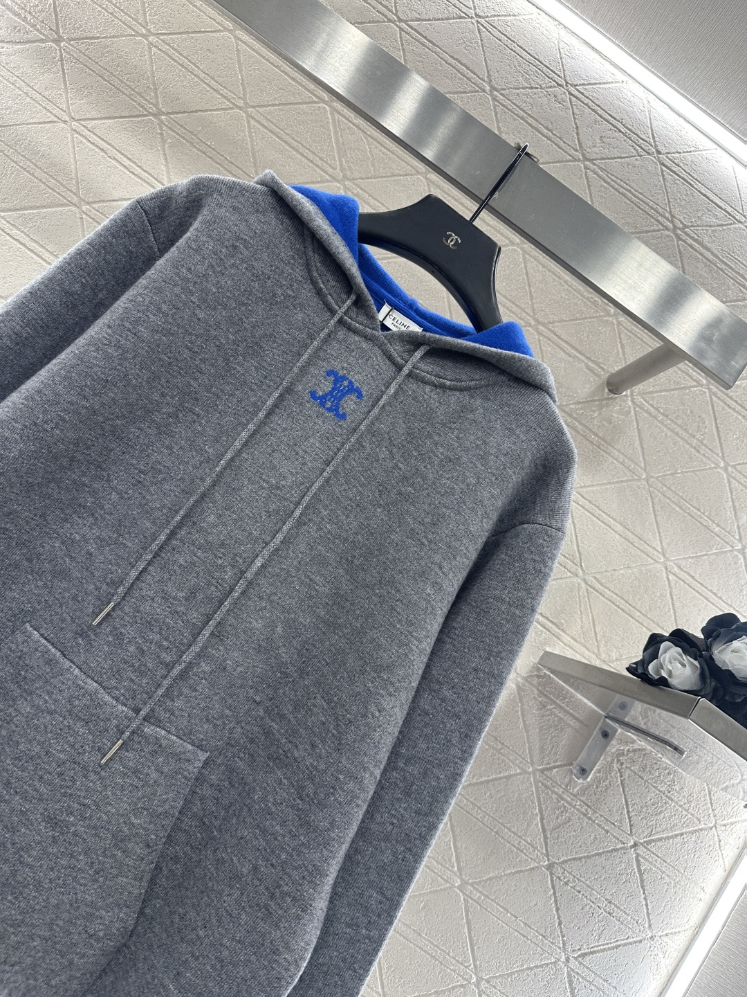 ♥Celin*♥2025新品上架 连帽抽绳针织套头毛衣定制YB羊绒羊毛纱线织造，质感细腻，穿搭舒适，连帽