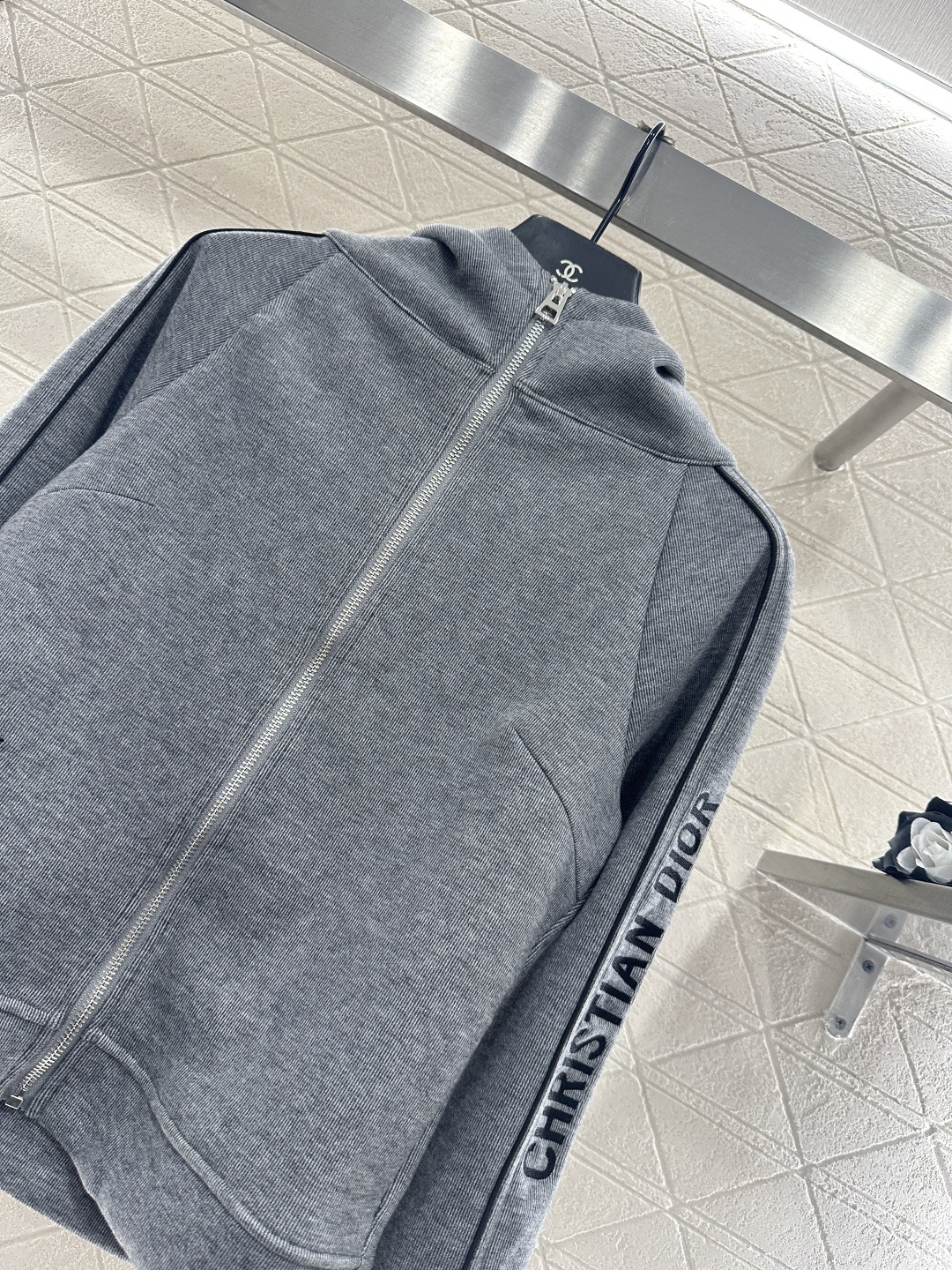 ♥Dio*♥ 2025新品上架 织带连帽外套长裤套装定制YB进口羊毛混纺材质，质感细腻，穿搭保暖舒适，连