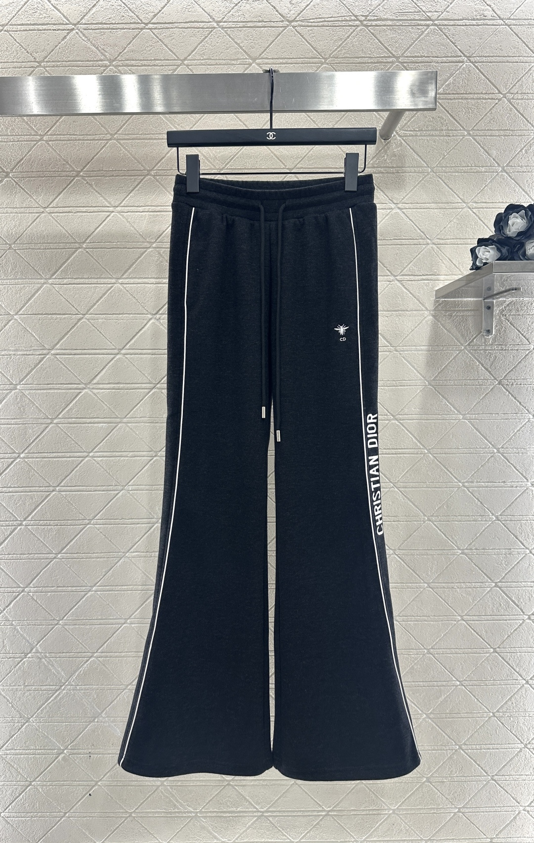 ♥Dio*♥ 2025新品上架 织带连帽外套长裤套装定制YB进口羊毛混纺材质，质感细腻，穿搭保暖舒适，连