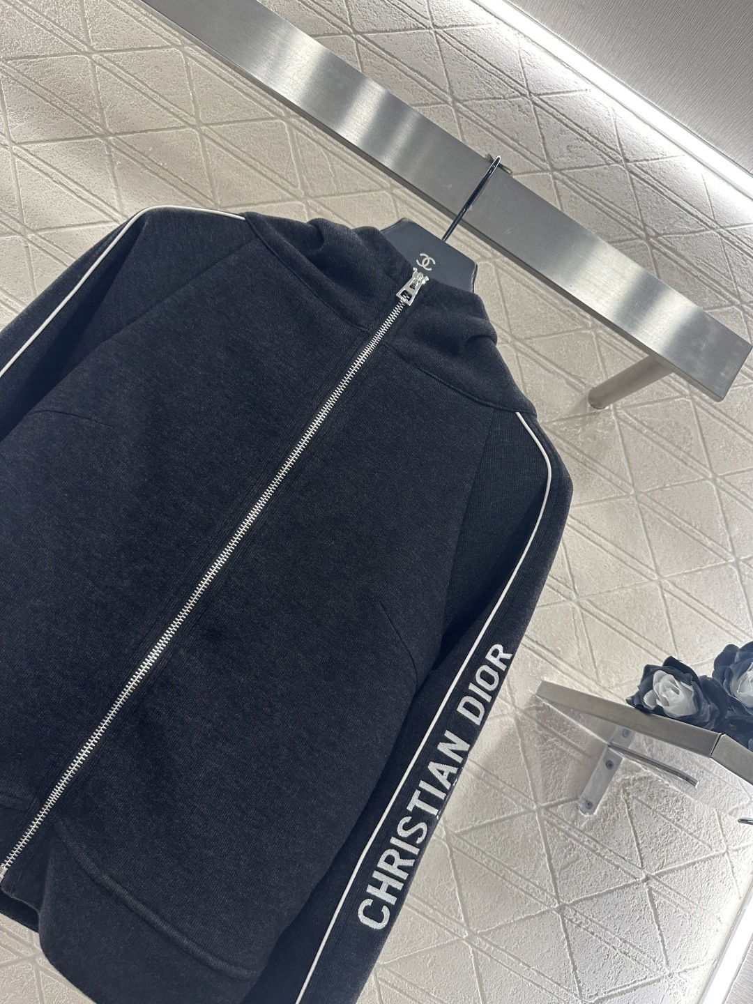 ♥Dio*♥ 2025新品上架 织带连帽外套长裤套装定制YB进口羊毛混纺材质，质感细腻，穿搭保暖舒适，连