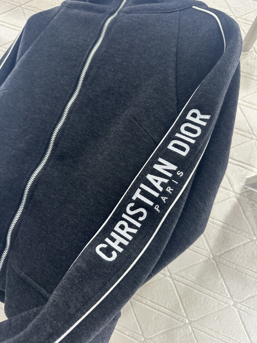 ♥Dio*♥ 2025新品上架 织带连帽外套长裤套装定制YB进口羊毛混纺材质，质感细腻，穿搭保暖舒适，连