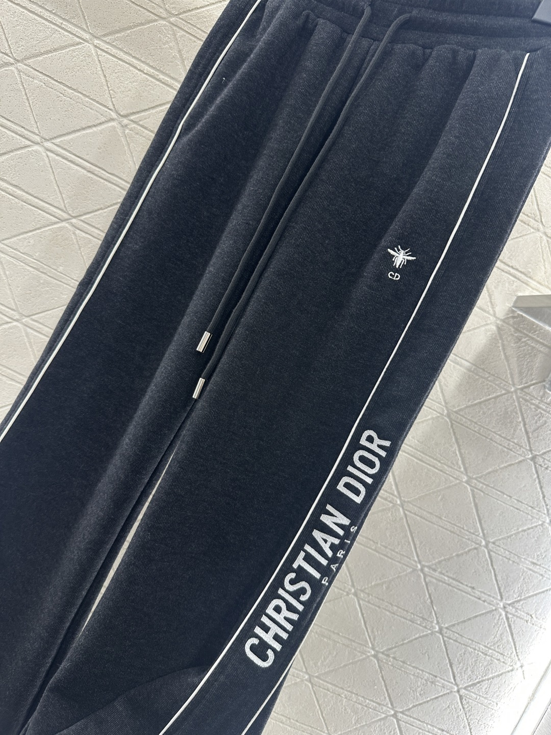 ♥Dio*♥ 2025新品上架 织带连帽外套长裤套装定制YB进口羊毛混纺材质，质感细腻，穿搭保暖舒适，连