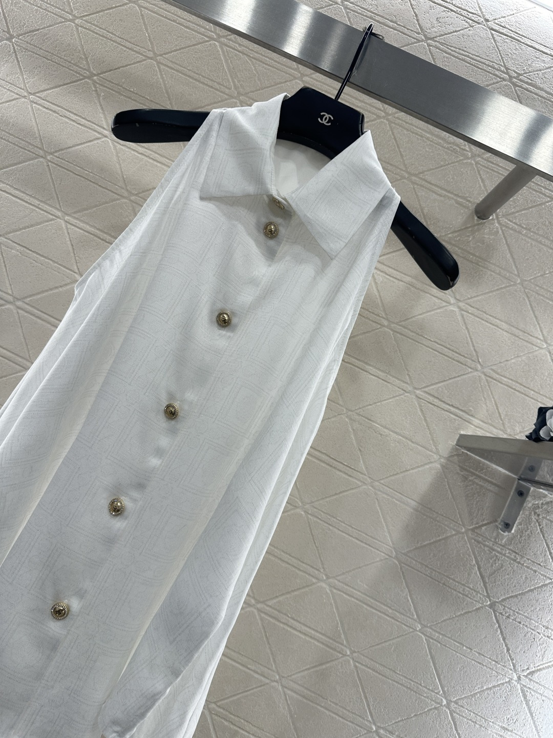 ♥Chane*♥2025新品上架 露肩提花暗纹翻领衬衫定制YB进口丝绵材质，质感舒适细腻，穿搭舒适，翻领