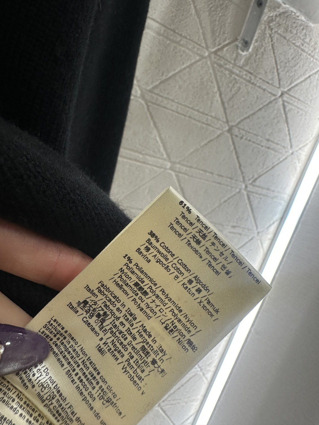 ♥Fend*♥2025新品上架 圆领刺绣卡通套头毛衣定制YB棉毛纱线材质，质感细腻，舒适保暖，圆领套头毛